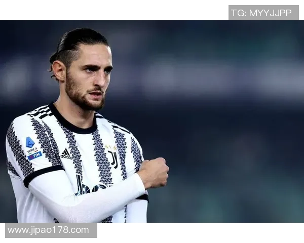 足球球星痞帅形象解析：从场上风采到场下魅力的全方位展示