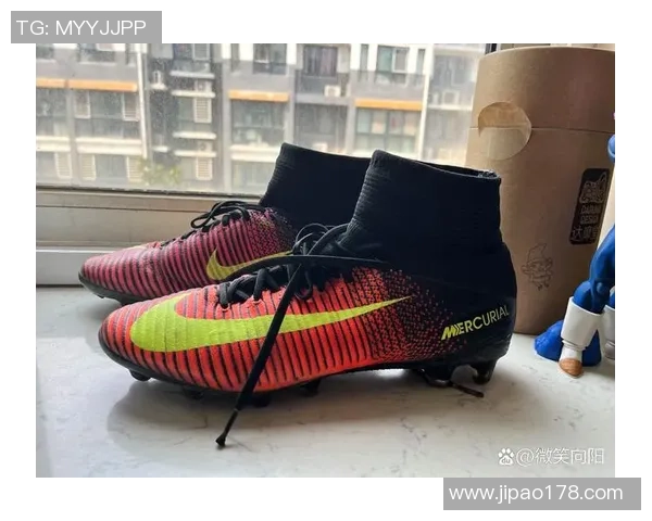 球星穿上足球鞋的背后故事与技术革新解析 球星穿上足球鞋的背后故事与技术革新解析